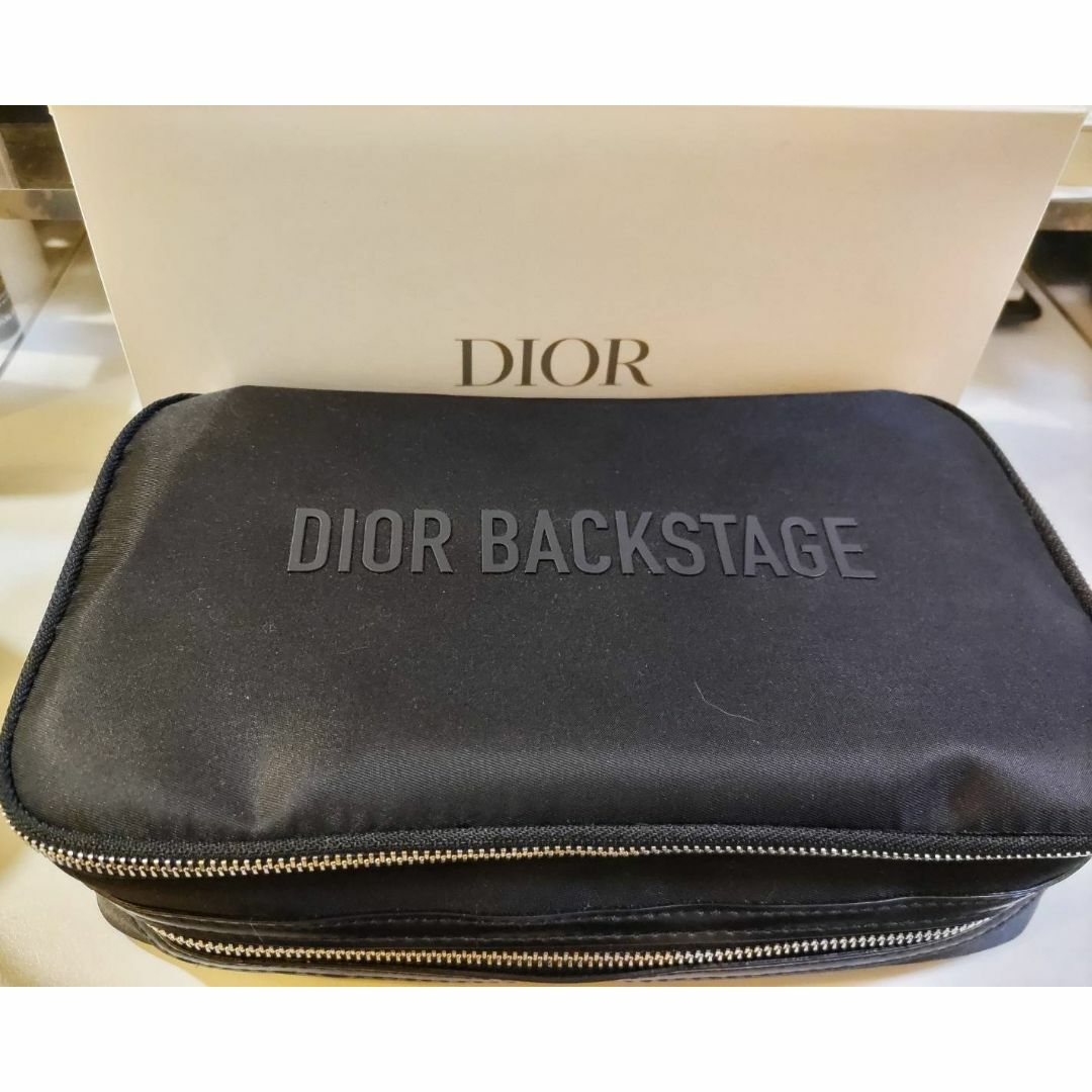 Dior(ディオール)のDiorバックステージノベルティ　メイクブラシなど２段式ポーチ コスメ/美容のメイク道具/ケアグッズ(メイクボックス)の商品写真