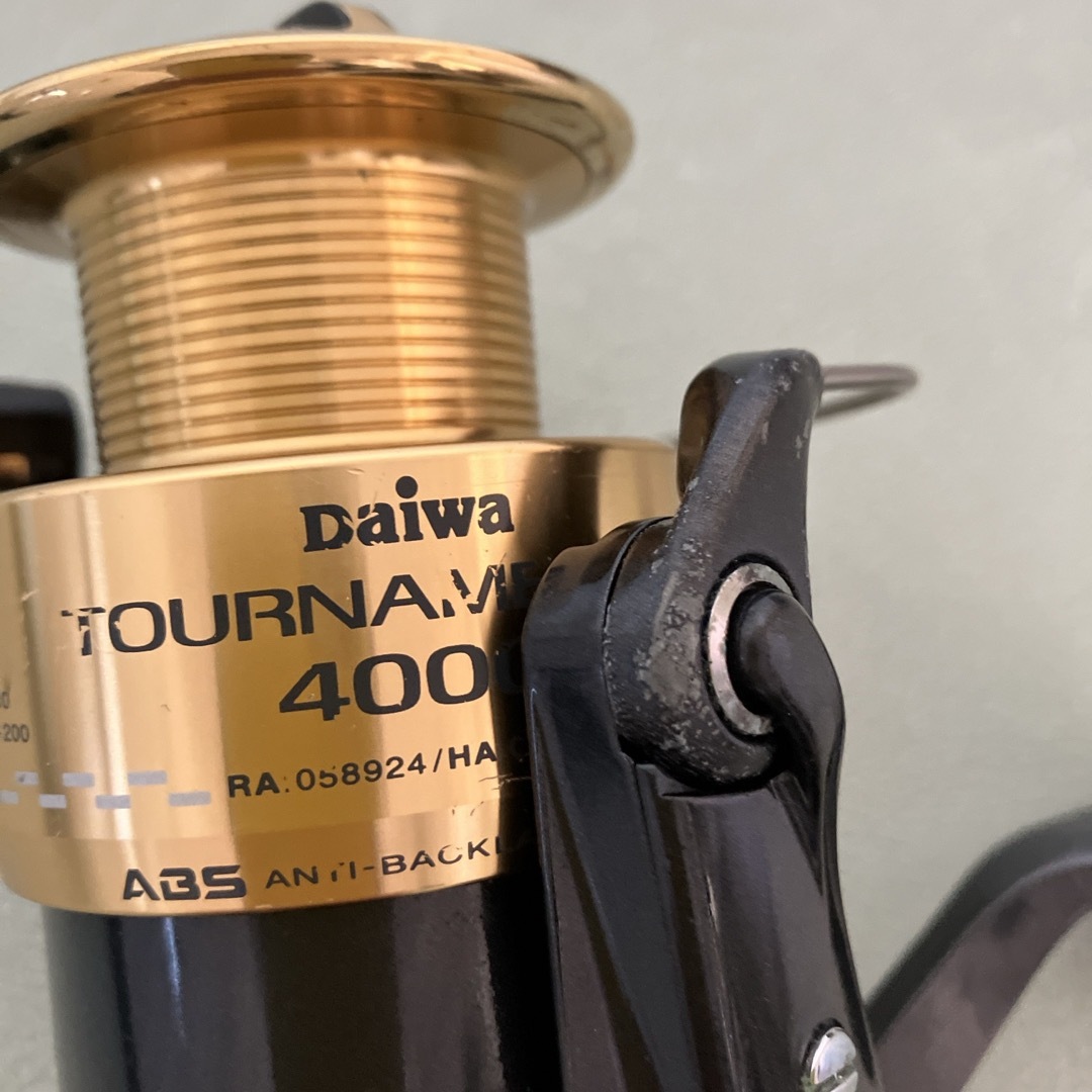 ダイワ　トーナメント-S4000HA スポーツ/アウトドアのフィッシング(リール)の商品写真