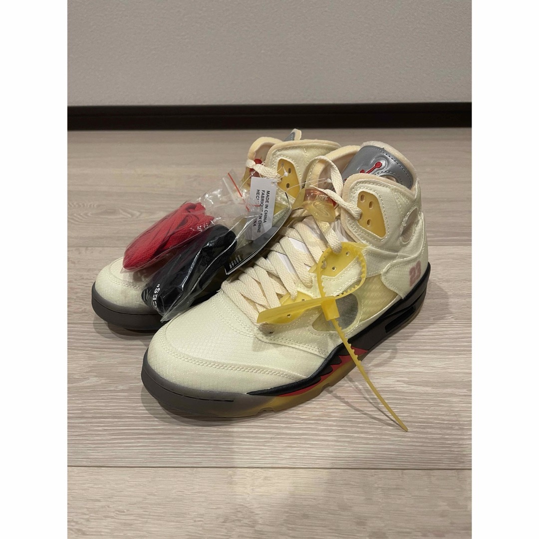 OFF-WHITE(オフホワイト)の【新品未使用】nike×offwhite airjodan5 27.5センチ メンズの靴/シューズ(スニーカー)の商品写真