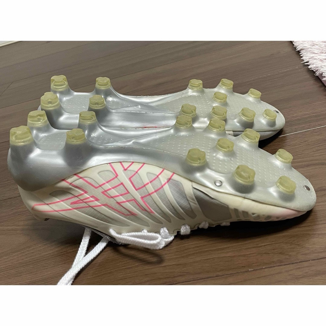 asics(アシックス)のアシックス 23cm DS LIGHT ACROS(ホワイト×ピンク) スポーツ/アウトドアのサッカー/フットサル(シューズ)の商品写真