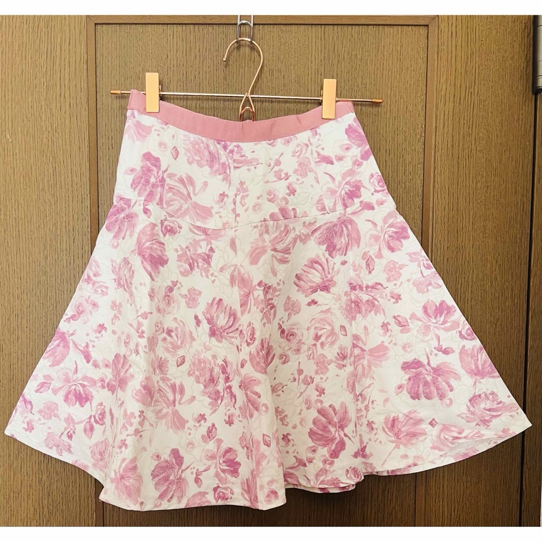Apuweiser-riche(アプワイザーリッシェ)のアプワイザーリッシェ  花柄　スカート レディースのスカート(ミニスカート)の商品写真