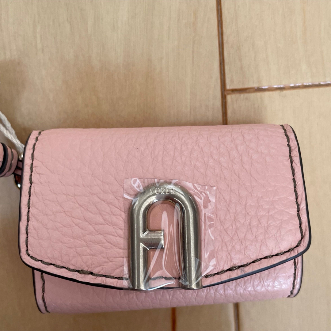 Furla(フルラ)のFURLA ミニポーチ　AirPodsケース　イヤホンケース レディースのファッション小物(キーホルダー)の商品写真