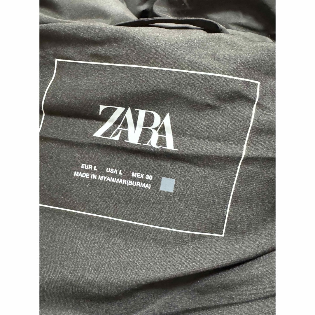 ZARA(ザラ)のZARA ザラ スタイリッシュなフード付きベスト あたたか レディースのジャケット/アウター(ダウンベスト)の商品写真