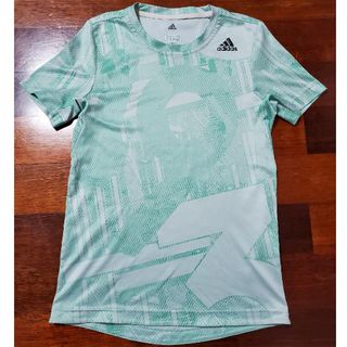 アディダス(adidas)のAdidas　Tシャツ(ウェア)