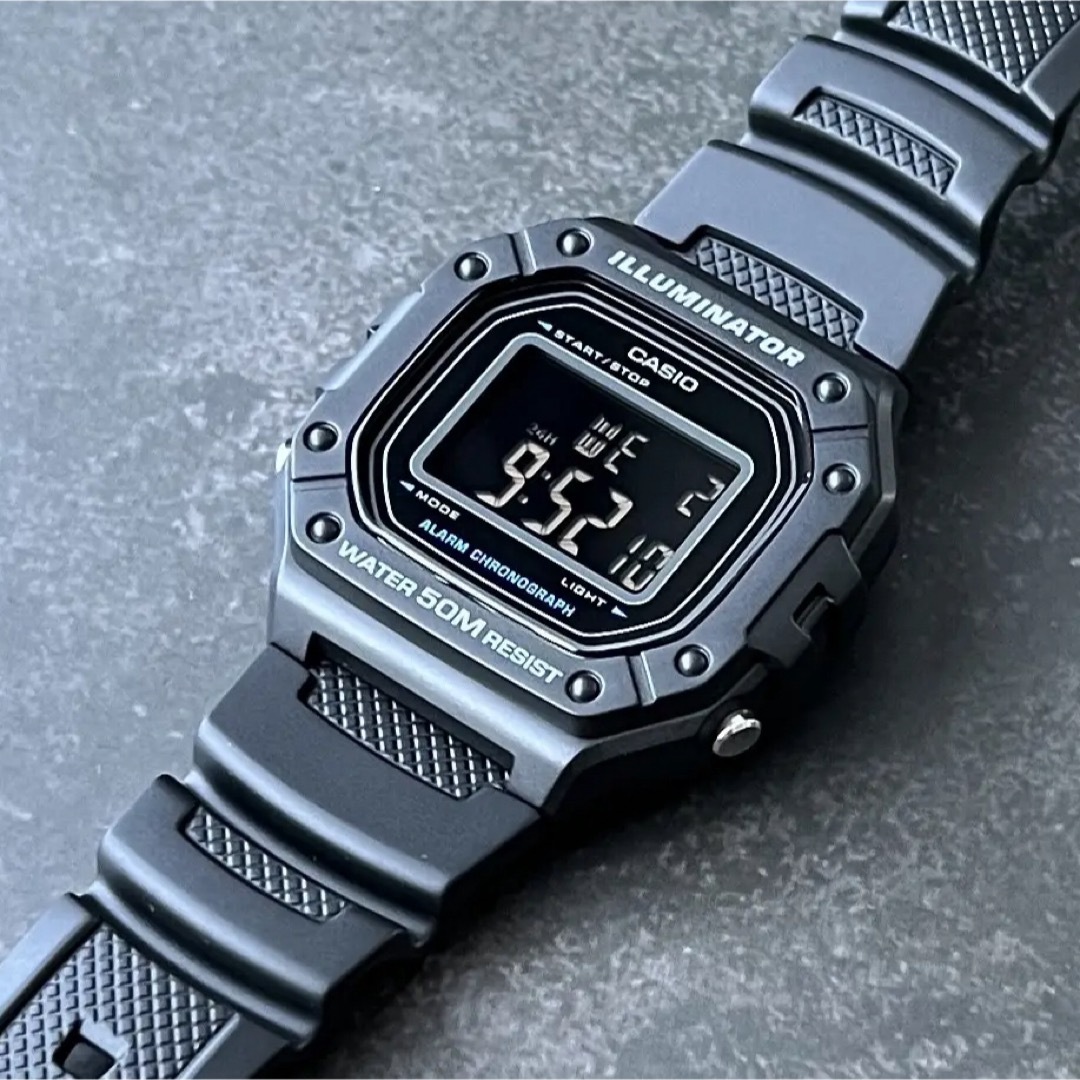 CASIO(カシオ)のカシオ デジタル腕時計　新品　ブラック液晶　海外モデル　キャンプ　アウトドア メンズの時計(腕時計(デジタル))の商品写真