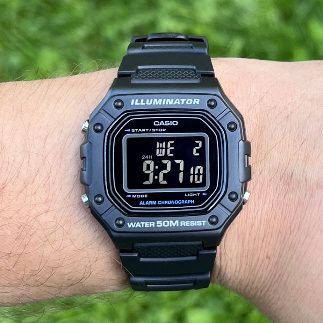 CASIO(カシオ)のカシオ デジタル腕時計　新品　ブラック液晶　海外モデル　キャンプ　アウトドア メンズの時計(腕時計(デジタル))の商品写真