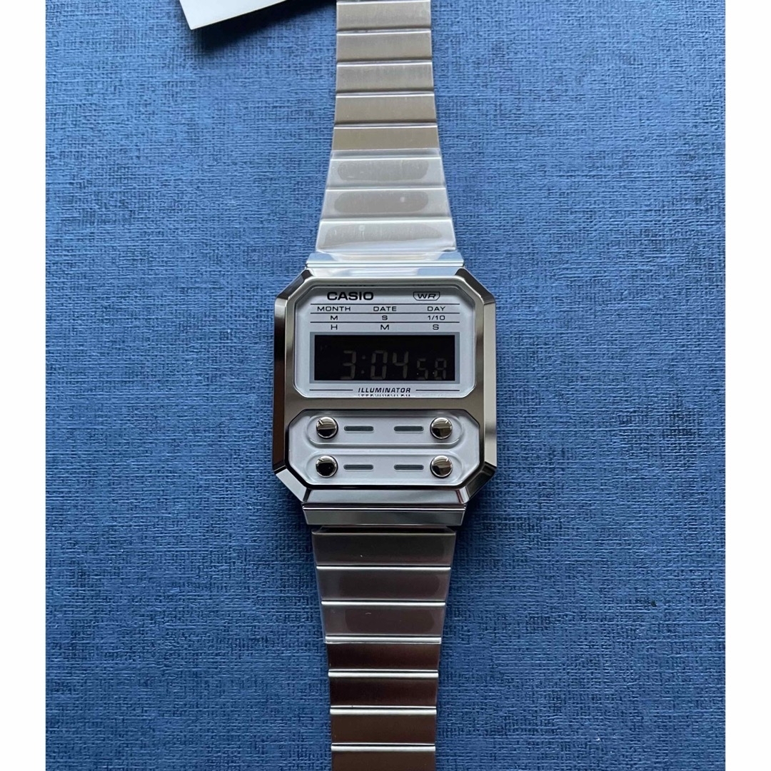 CASIO(カシオ)のカシオ デジタル腕時計　新品　ステンレススチールシルバー　希少海外逆輸入モデル メンズの時計(腕時計(デジタル))の商品写真