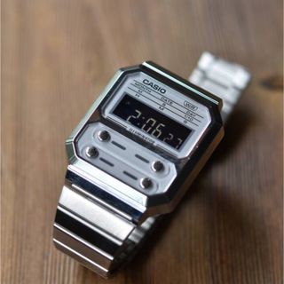 カシオ(CASIO)のカシオ デジタル腕時計　新品　ステンレススチールシルバー　希少海外逆輸入モデル(腕時計(デジタル))