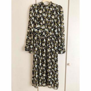 ザラ(ZARA)の花柄ロングワンピース(ロングワンピース/マキシワンピース)