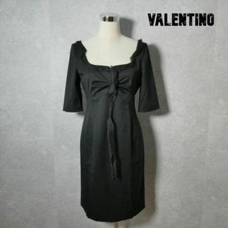 ヴァレンティノ(VALENTINO)の極美品 VALENTINO スクエアネック 五分袖 膝丈 ワンピース 黒(ひざ丈ワンピース)