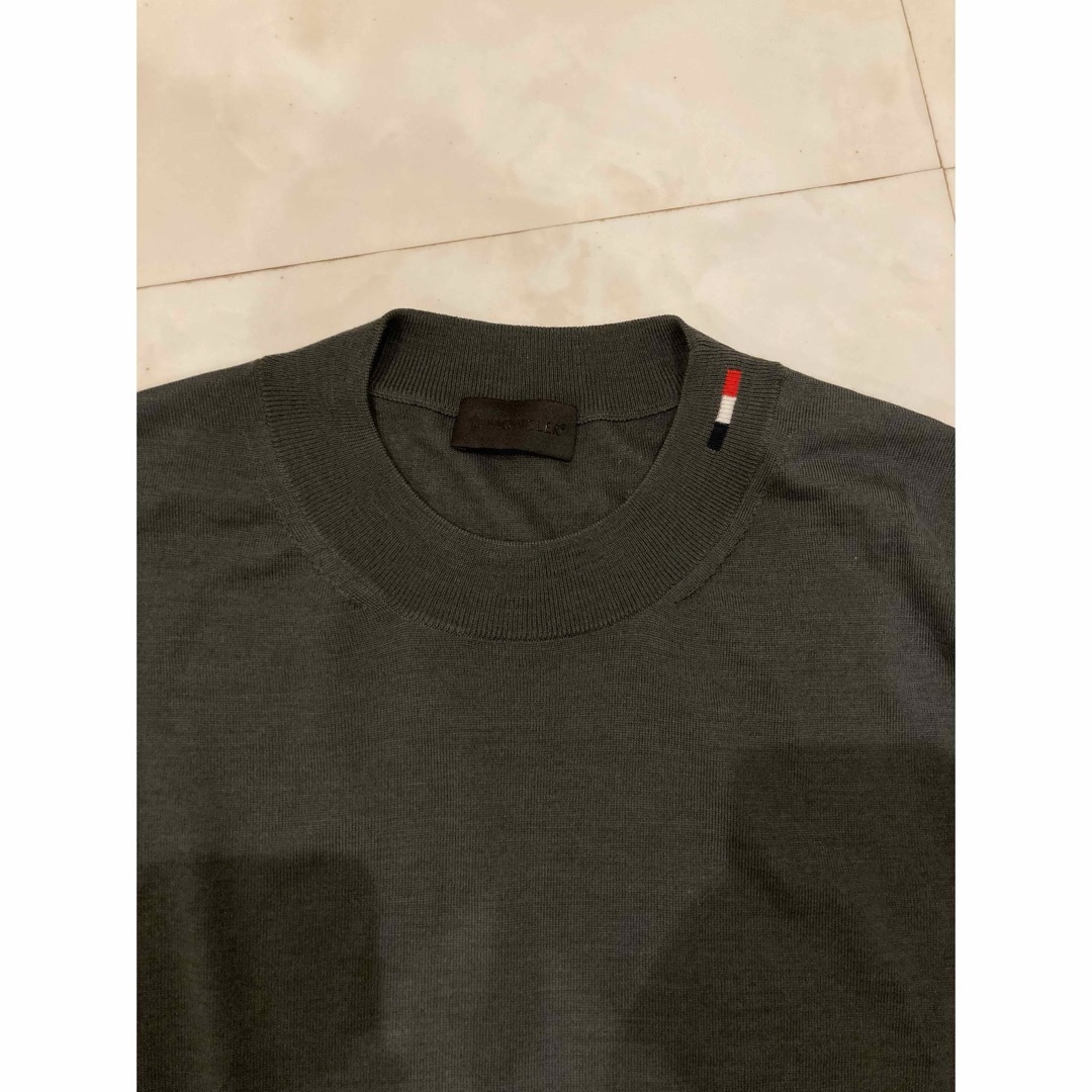 MONCLER(モンクレール)のサイズL】モンクレール　ロングTシャツ ロンT MONCLER グレー メンズのトップス(Tシャツ/カットソー(七分/長袖))の商品写真