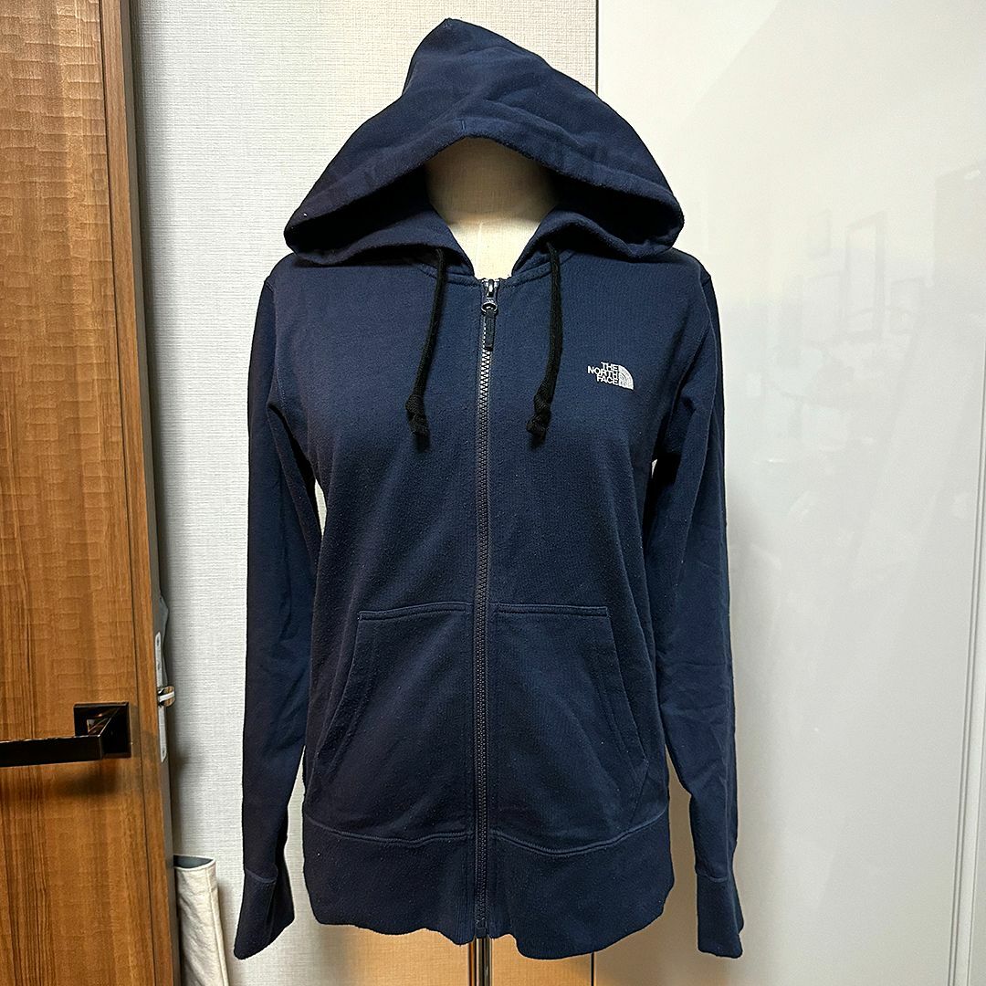 THE NORTH FACE(ザノースフェイス)のTHE NORTH FACE(ノースフェイス)ジップアップパーカー 紺 L レディースのトップス(パーカー)の商品写真