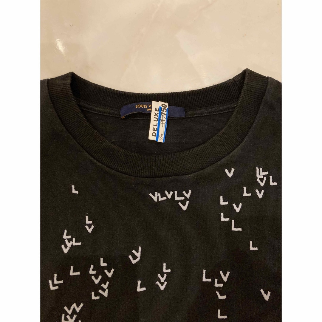 LOUIS VUITTON(ルイヴィトン)のサイズL】ルイヴィトン 22AW LVスプレッド エンブロイダリー 半袖Tシャツ メンズのトップス(Tシャツ/カットソー(半袖/袖なし))の商品写真