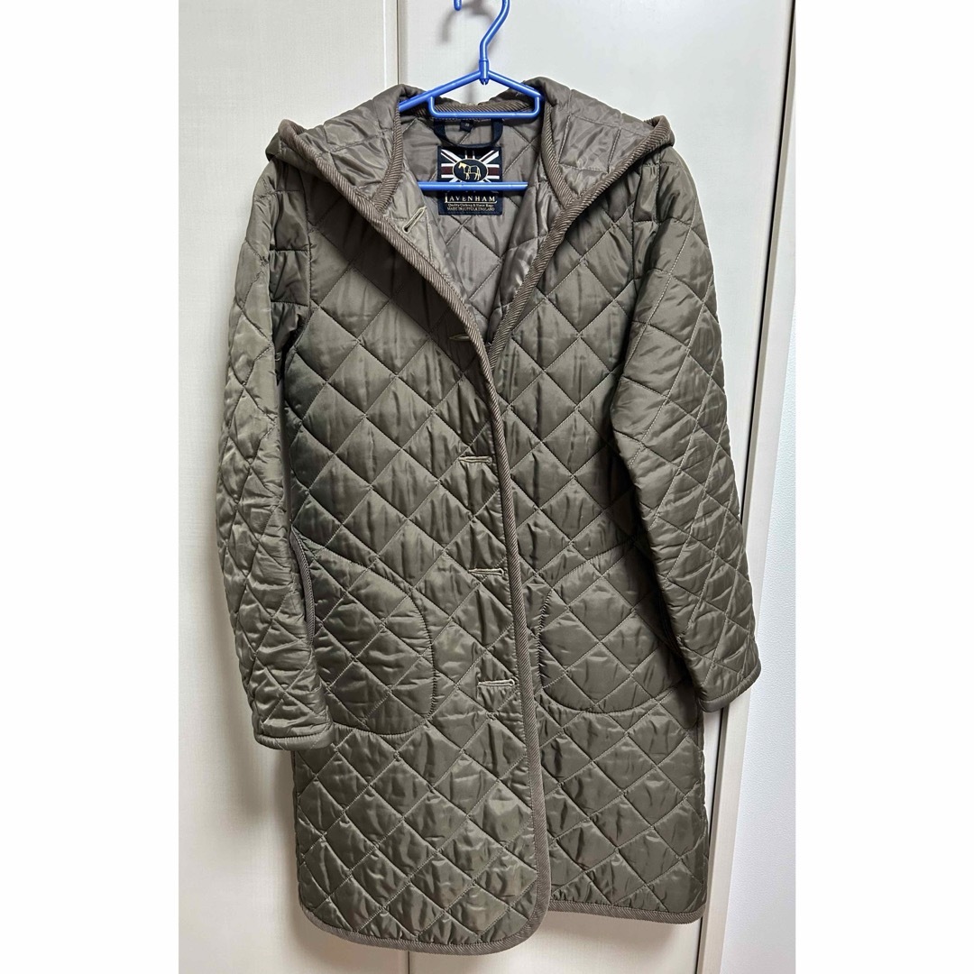 LAVENHAM(ラベンハム)のラベンハム　キルティングコート　38サイズ レディースのジャケット/アウター(ロングコート)の商品写真