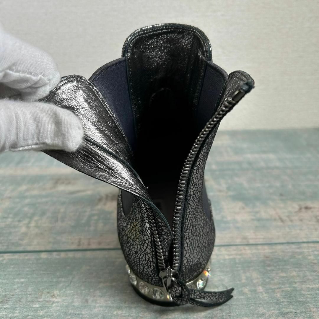 miumiu(ミュウミュウ)の試着１回 MIUMIU ビジュー 大粒 35 ショートブーツ レディースの靴/シューズ(ブーツ)の商品写真