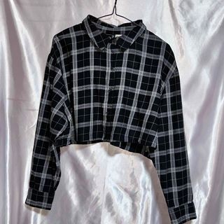 エイチアンドエム(H&M)のH&M ショート丈　チェック柄　モノトーン　シャツ　韓国　y2k(シャツ/ブラウス(長袖/七分))