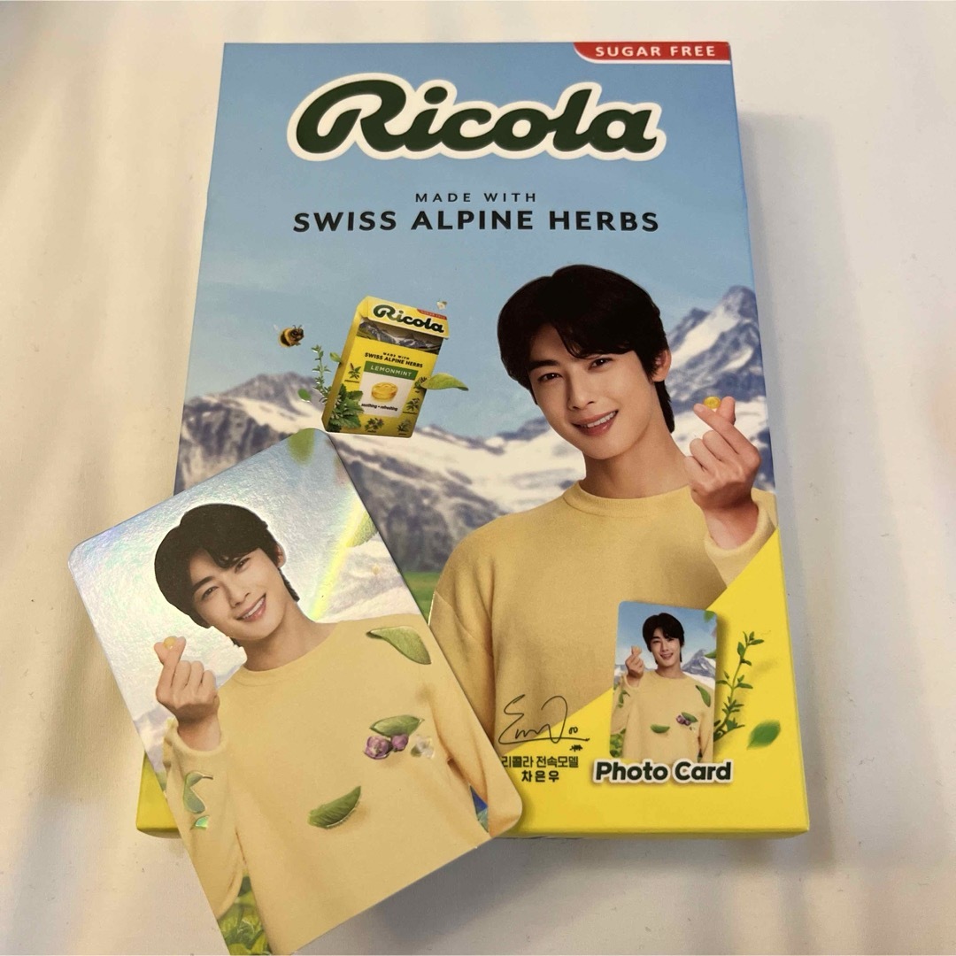 ASTRO(アストロ)の韓国　チャウヌ Ricola キラキラ トレカ　外箱つき エンタメ/ホビーのタレントグッズ(アイドルグッズ)の商品写真