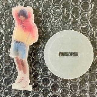 BTS V  テテ　テヒョン　アクリルスタンド　約8.5cm  新品未使用(アイドルグッズ)