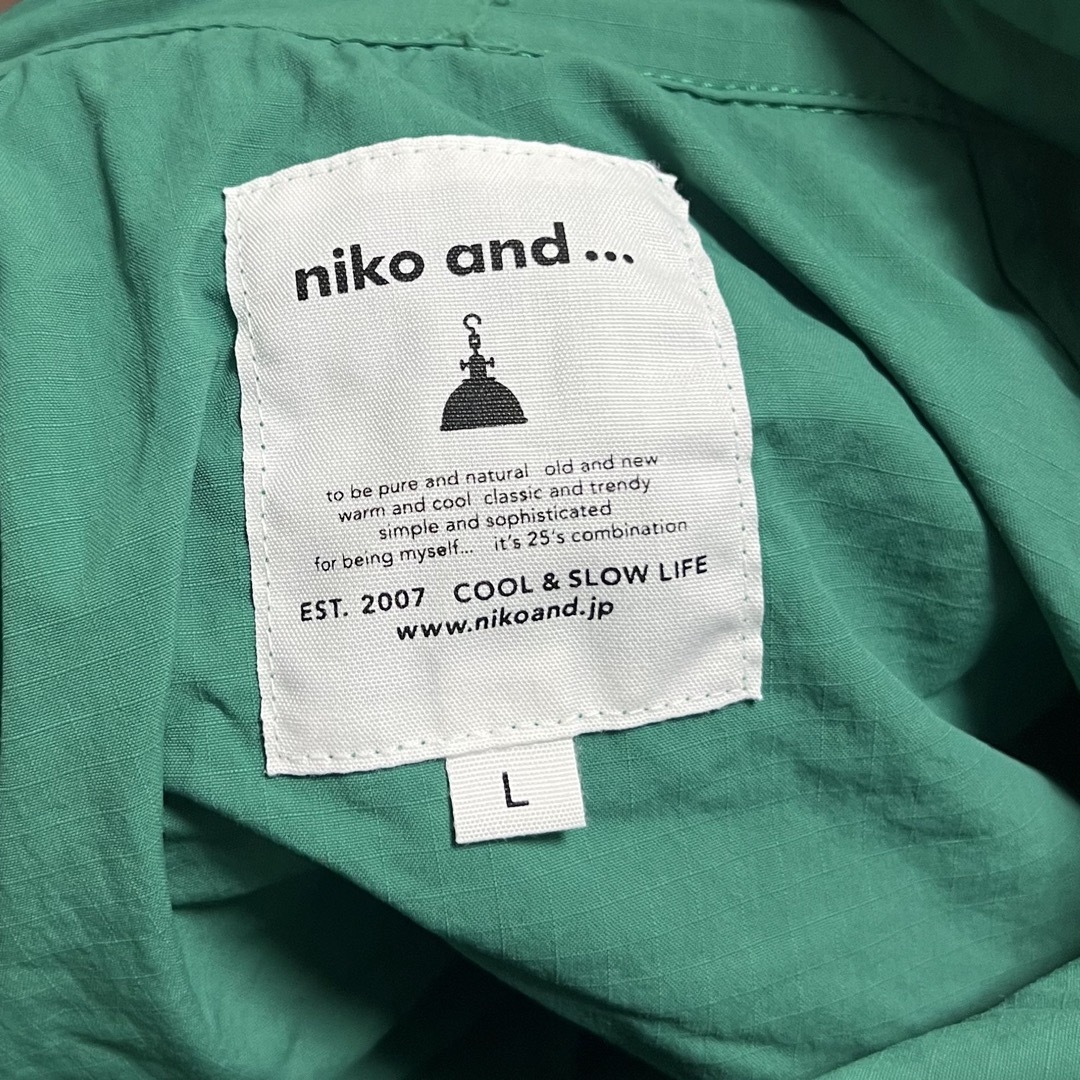 niko and...(ニコアンド)のグリーン　アウター　 レディースのジャケット/アウター(その他)の商品写真