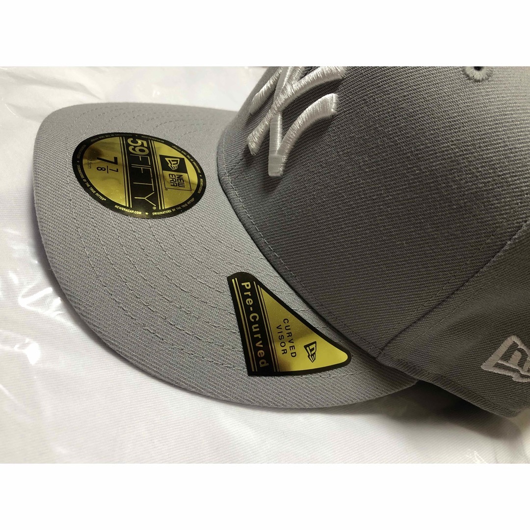 NEW ERA(ニューエラー)のニューエラ PC 59FIFTY ニューヨーク・ヤンキース グレー × スノーホ メンズの帽子(キャップ)の商品写真