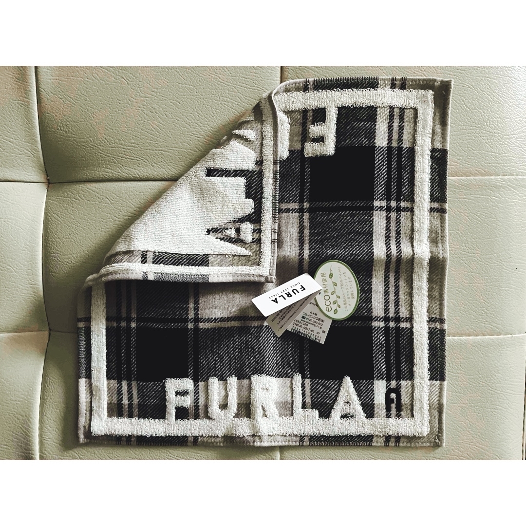 Furla(フルラ)のフルラ　タオルハンカチ　ハンドタオル　未使用 レディースのファッション小物(ハンカチ)の商品写真