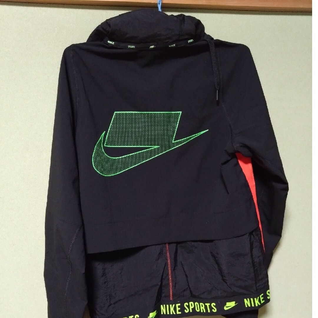 NIKE(ナイキ)のナイキ　ウィンドブレーカー上下 スポーツ/アウトドアのランニング(ウェア)の商品写真