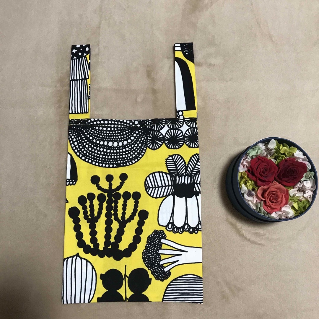 marimekko(マリメッコ)のマリメッコ    生地　ハンドメイド　プータルフリンパルハート　コンビニバック レディースのバッグ(エコバッグ)の商品写真