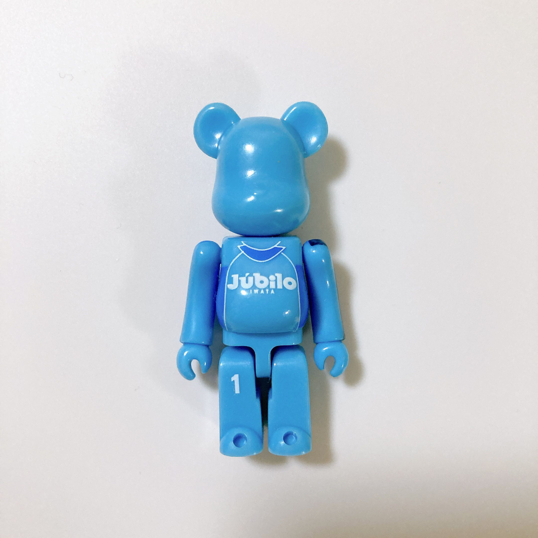 BE@RBRICK(ベアブリック)のJリーグ ベアブリック ジュビロ磐田 未開封品 スポーツ/アウトドアのサッカー/フットサル(記念品/関連グッズ)の商品写真