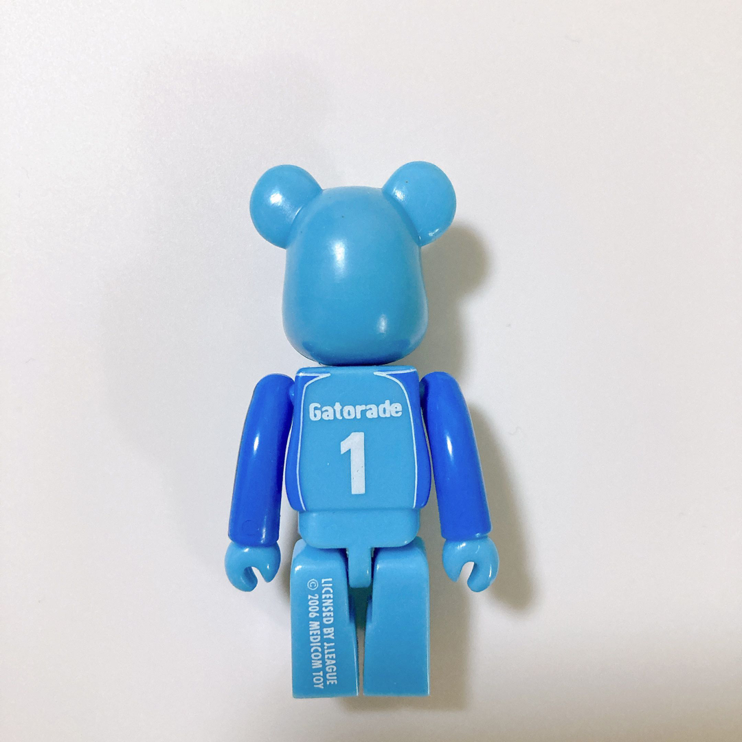 BE@RBRICK(ベアブリック)のJリーグ ベアブリック ジュビロ磐田 未開封品 スポーツ/アウトドアのサッカー/フットサル(記念品/関連グッズ)の商品写真