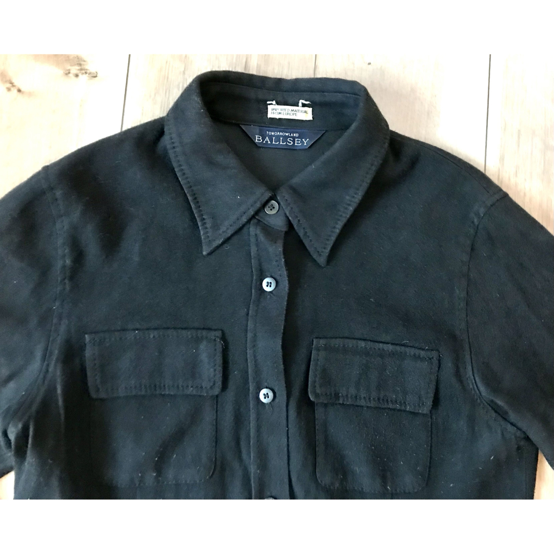Ballsey(ボールジィ)のBALLSEY  スエードのような手触りのシャツ　黒　M レディースのトップス(シャツ/ブラウス(長袖/七分))の商品写真