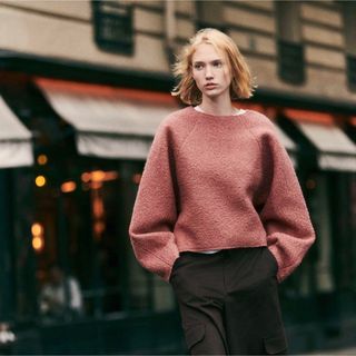 ザラ(ZARA)の【新品】ZARA ブークレ スウェットシャツ S(ニット/セーター)