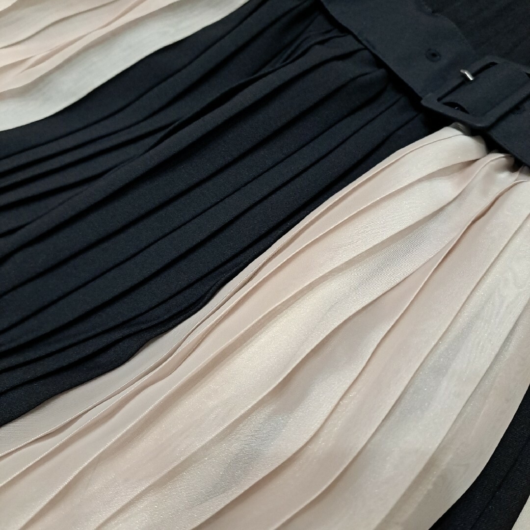 ADORE(アドーア)の美品●23awアドーアADORE●クリアドライスカート￥52800 レディースのスカート(ロングスカート)の商品写真