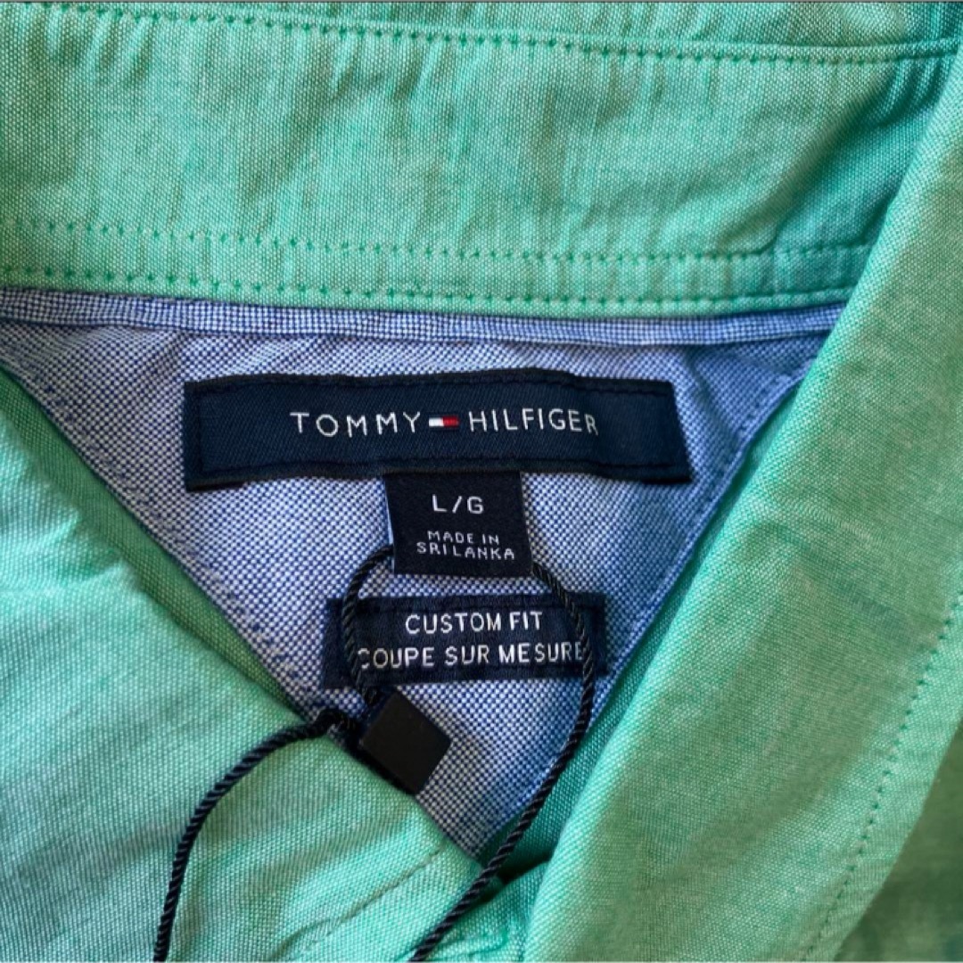 TOMMY HILFIGER(トミーヒルフィガー)の送料無料 新品 TOMMY HILFIGER 半袖シャツXL グリーン メンズのトップス(シャツ)の商品写真