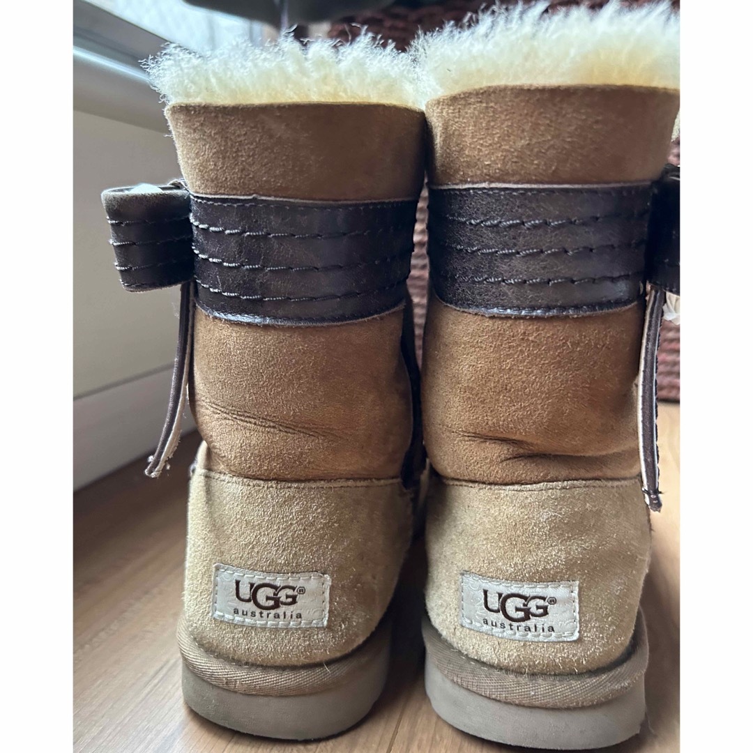 UGG(アグ)のUGG リボン付きブーツ レディースの靴/シューズ(ブーツ)の商品写真