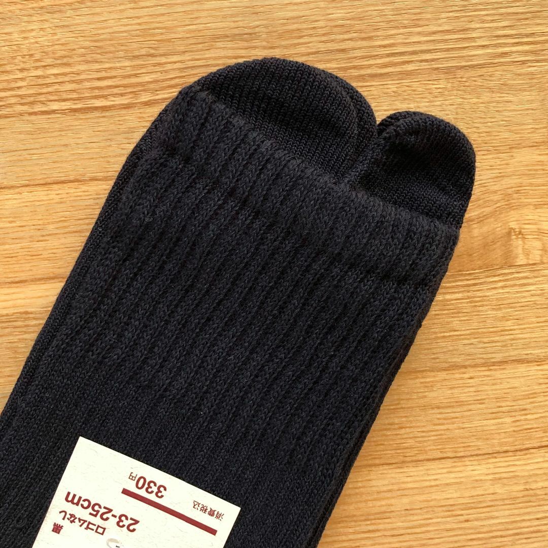 MUJI (無印良品)(ムジルシリョウヒン)の２足　無印良品　足なり直角　履き口やわらか　たび型 靴下　黒 くろ レディースのレッグウェア(ソックス)の商品写真