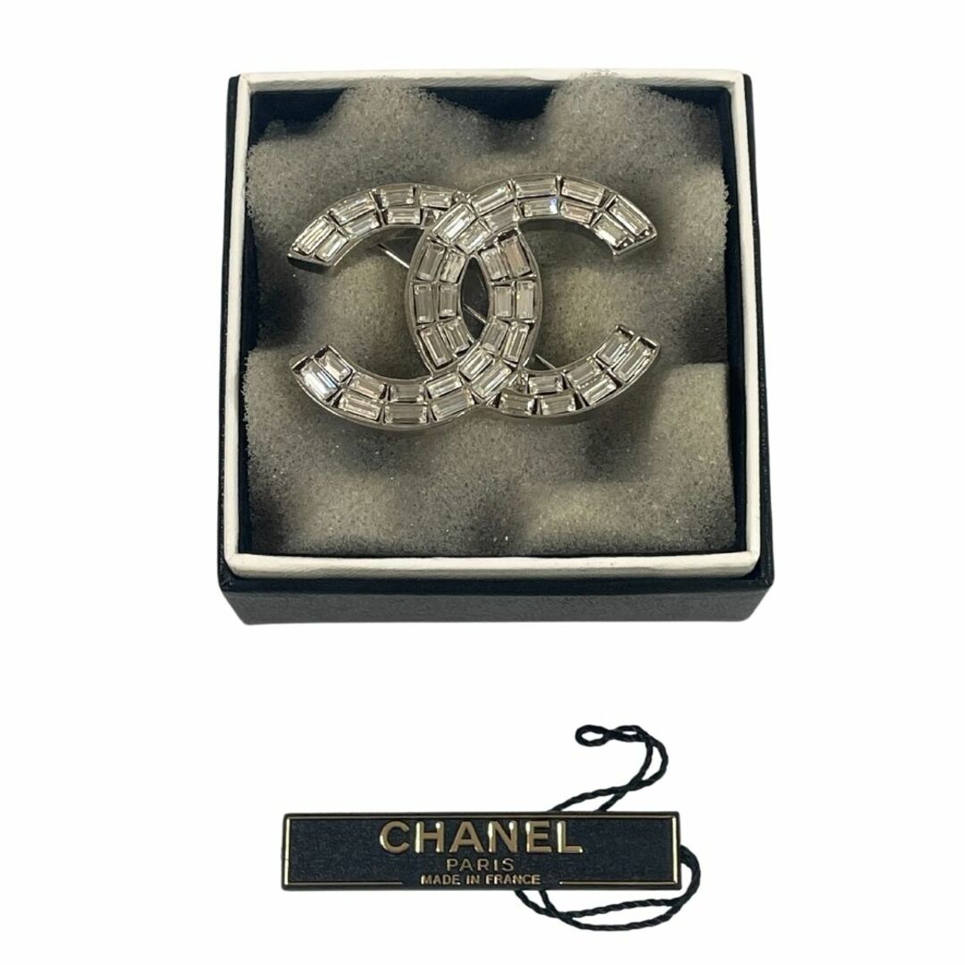 CHANEL シャネル 01P ココマーク ブローチ シルバー 正規品 / 31981 CHANEL シャネル 01P ココマーク ブローチ シルバー 正規品 / 31981