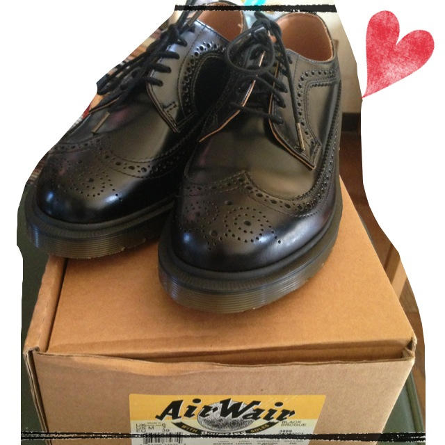 生まれのブランドで Dr.Martens - Dr.Martin*ウイングチップ 直販半額 ドクターマーチン シューズ バレンシアガ balenciaga 革靴 ドレス/ビジネス