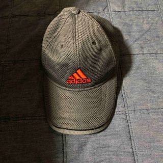 アディダス(adidas)のゴルフ　キャップ(ウエア)