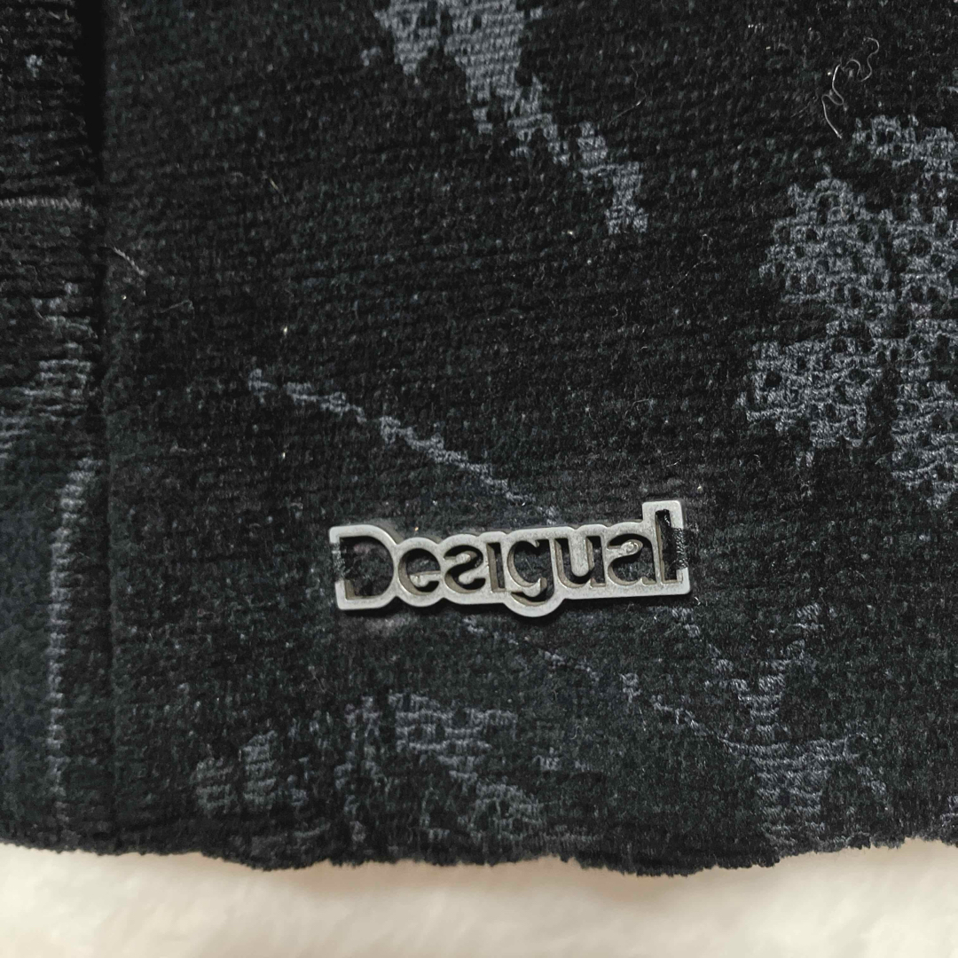 DESIGUAL(デシグアル)のデシグアル　ジャケット　コーデュロイ　裏地　花柄　2way ブラック　40サイズ レディースのジャケット/アウター(その他)の商品写真