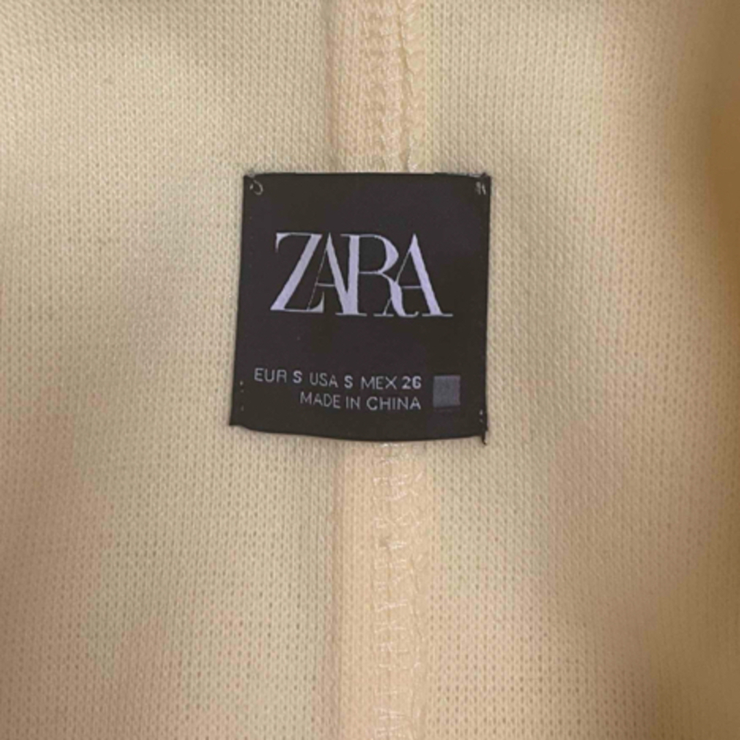 ZARA(ザラ)の本日までの値下げ❗️Zara コート ノーボタン ジャケット 黄色 レディースのジャケット/アウター(ロングコート)の商品写真