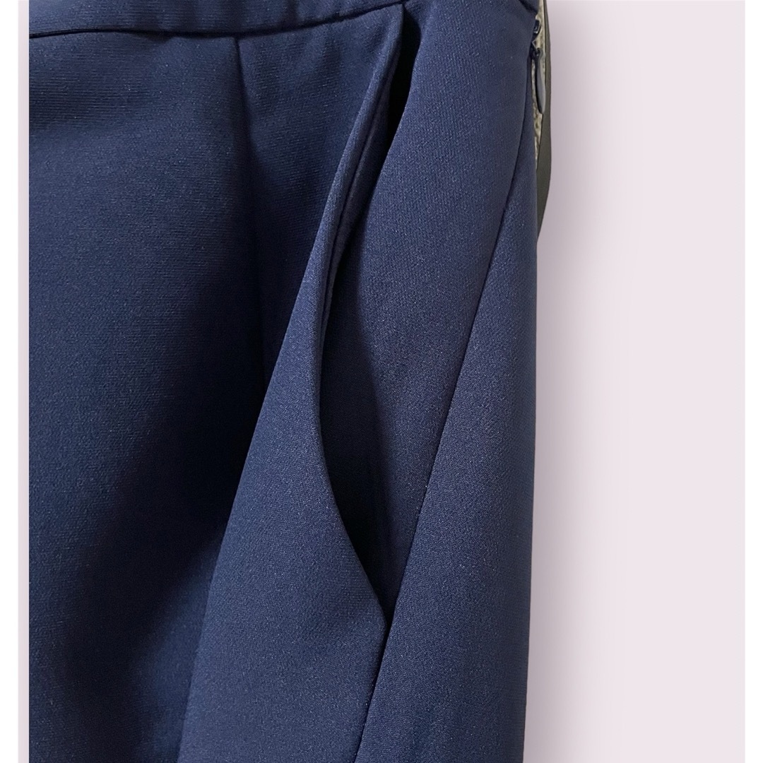 DRESS LAB(ドレスラボ)の【新品・値下げ】フォーマル Sサイズ　セットアップ　ペプラムスーツ(ネイビー) レディースのフォーマル/ドレス(スーツ)の商品写真