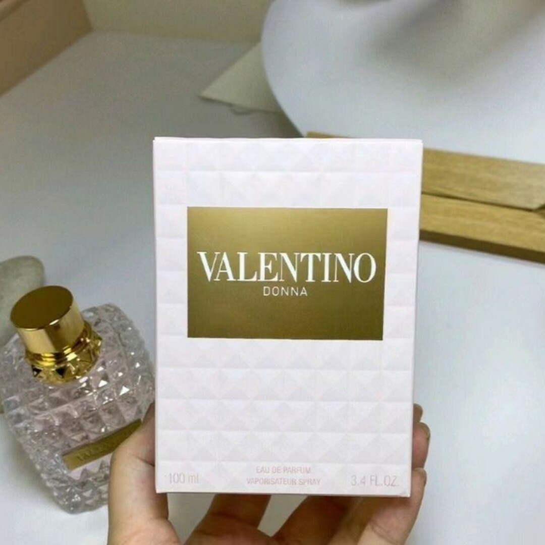 VALENTINO(ヴァレンティノ)の新品ヴァレンティノ ドンナ EDP SP 100ml コスメ/美容の香水(香水(女性用))の商品写真