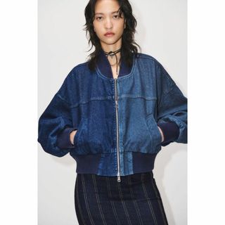 ザラ(ZARA)のZARA ZW コントラストデニム ボンバージャケット S(Gジャン/デニムジャケット)