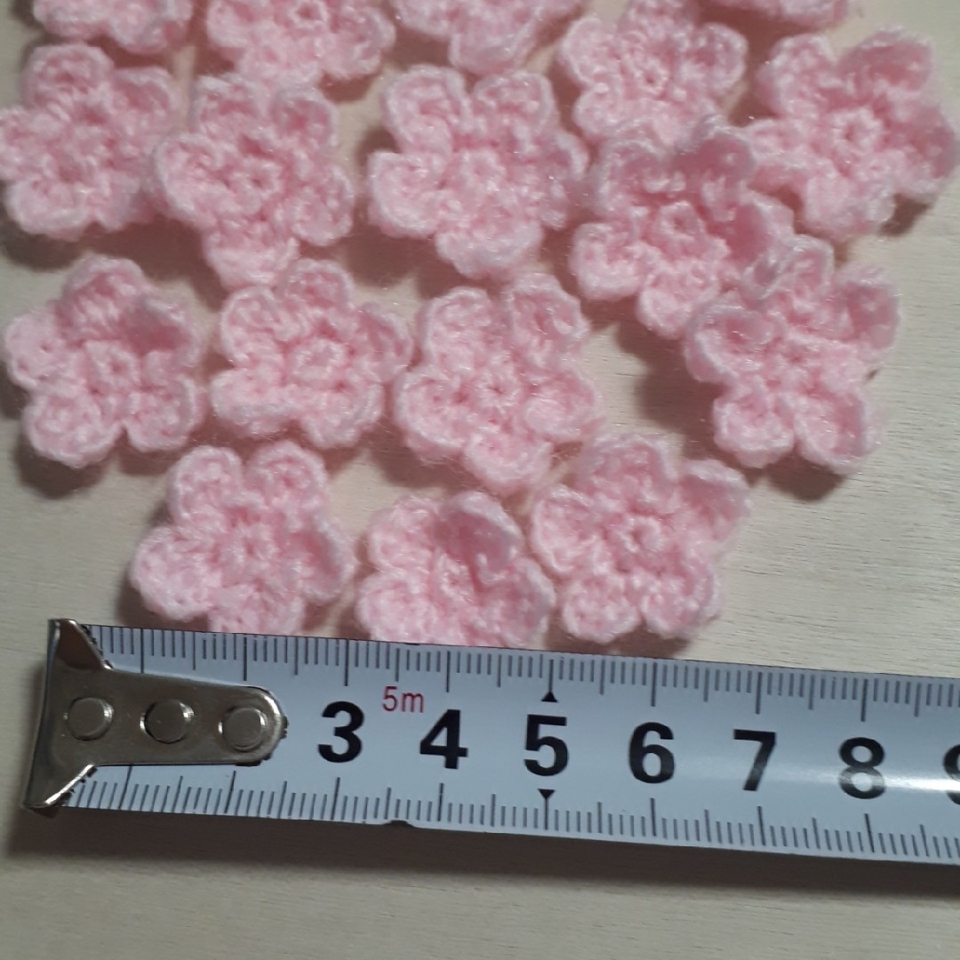 お花モチーフ　20個セット　ピンク ハンドメイドの素材/材料(各種パーツ)の商品写真