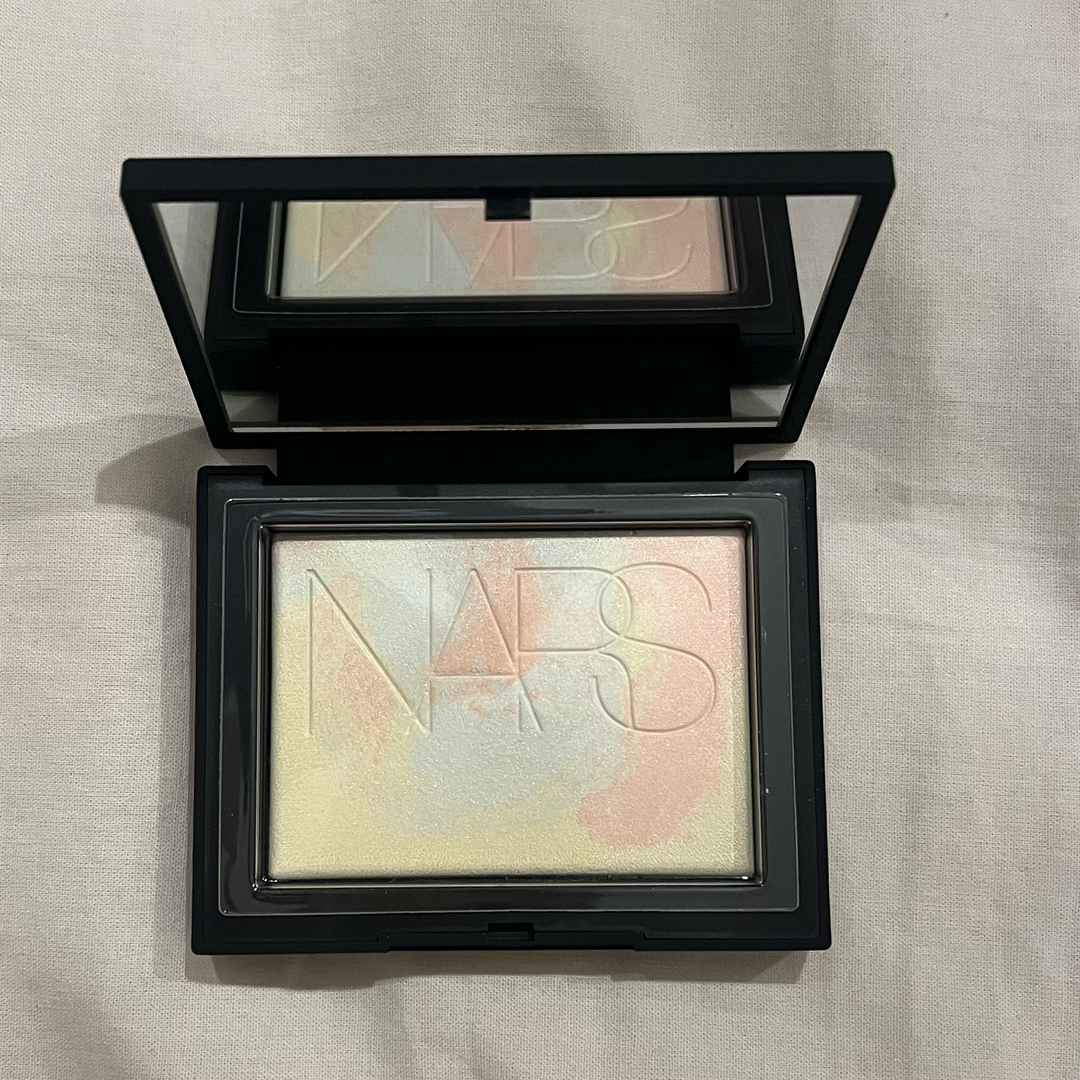 NARS(ナーズ)のNARS ライトリフレクティングプリズマティックパウダー MOONWAVE  コスメ/美容のベースメイク/化粧品(フェイスパウダー)の商品写真