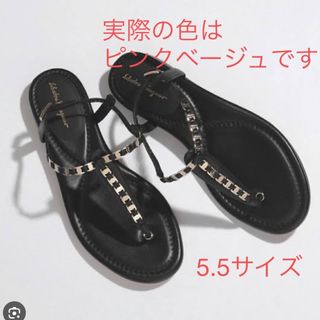 サルヴァトーレフェラガモ(Salvatore Ferragamo)のフェラガモ　サンダル　フラットトング　ピンクベージュ　5.5size 22.５(サンダル)