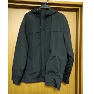 ユニクロ(UNIQLO)のM0303 UNIQLO　ユニクロ　黒　マウンテンパーカー　Mサイズ　スプリング(マウンテンパーカー)