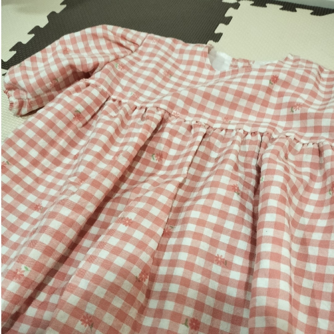 バースデイ(バースデイ)のmamaraku ピンクチェックワンピース80センチcm キッズ/ベビー/マタニティのベビー服(~85cm)(ワンピース)の商品写真