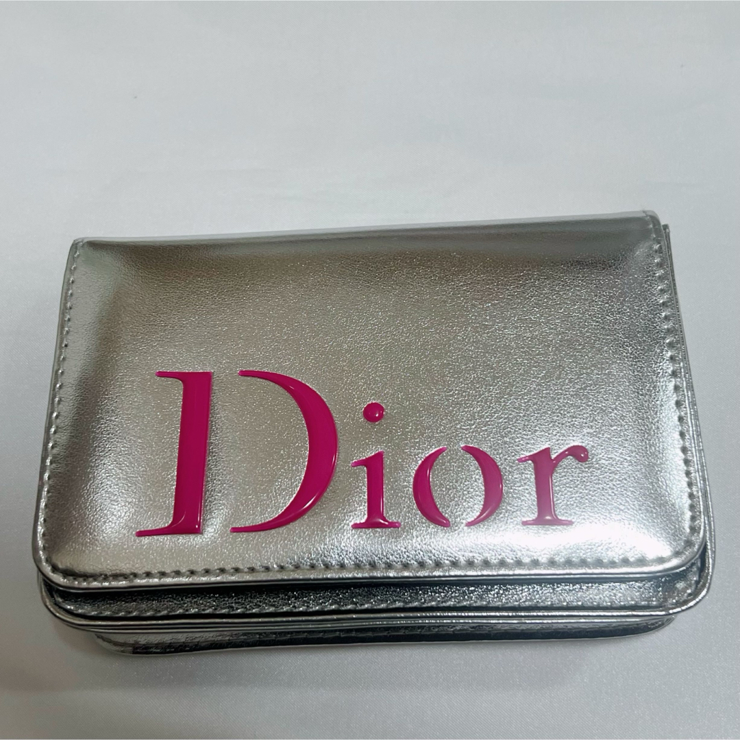 Dior(ディオール)のDior ノベルティ　ポーチ エンタメ/ホビーのコレクション(ノベルティグッズ)の商品写真