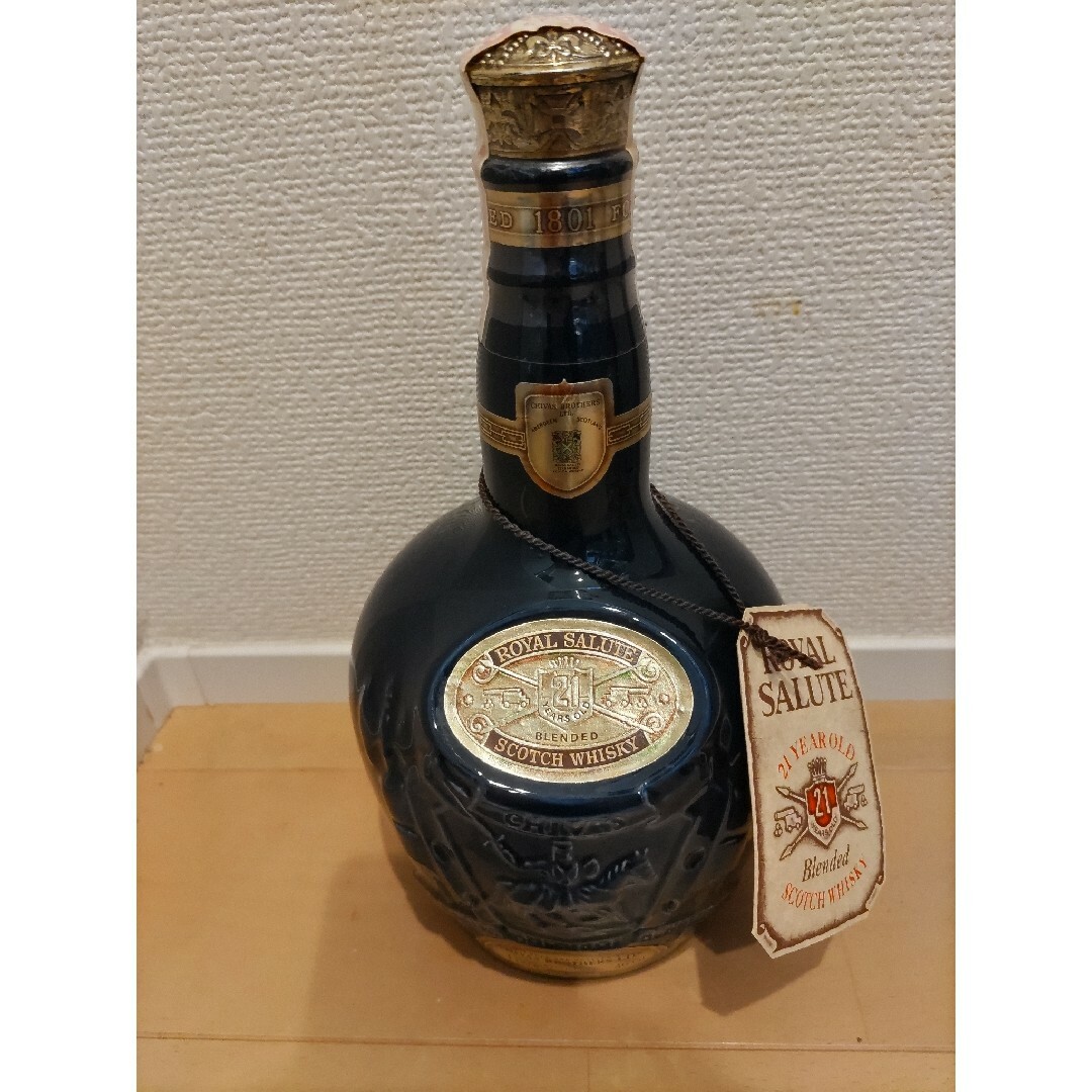 ロイヤルサルート21年　700ml　40％　青陶器　古酒　未開栓 | フリマアプリ ラクマ